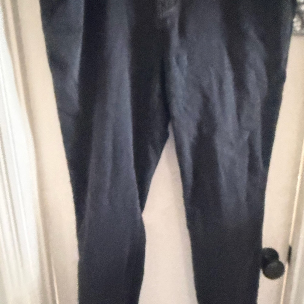 Fashion nova black mid waisted skinny jeans.  Size 2xl